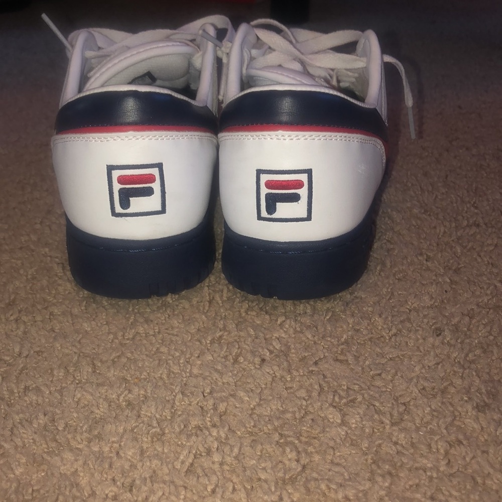 FilA - Picture 3 of 4
